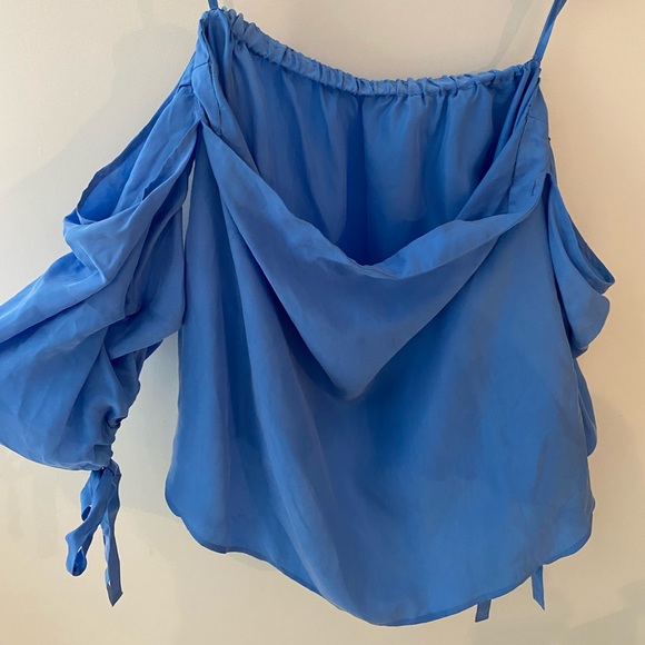 Club Monaco Blue Liki top size 4, 100% silk - Picture 2 of 3